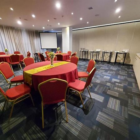 Zuri Express Mangga Dua Hotel Jakarta Eksteriør billede