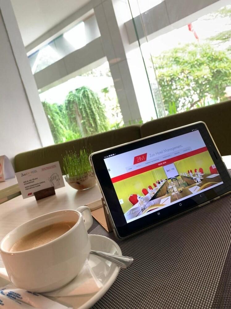 Zuri Express Mangga Dua Hotel Jakarta Eksteriør billede